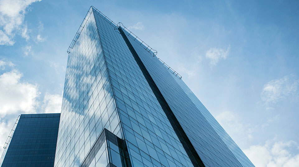 坐落于中國第一個石油基地――玉門，是生產(chǎn)各類真空油脂和特種潤滑脂的專業(yè)公司，集研究、開發(fā)、生產(chǎn)于一體的生產(chǎn)經(jīng)營企業(yè)。具有幾十年專業(yè)生產(chǎn)真空油脂和特種潤滑脂的生產(chǎn)經(jīng)驗(yàn)，具有先進(jìn)的硬件設(shè)施－分子蒸餾裝置，可以使石油餾分低溫下切割到極窄流程，保證真空油脂產(chǎn)品性能，也具有國內(nèi)先進(jìn)的真空脂類產(chǎn)品的生產(chǎn)系統(tǒng)。不僅生產(chǎn)窄餾分、高粘度指數(shù)、低飽和蒸氣壓和極限壓強(qiáng)的礦物型擴(kuò)散泵油、增壓泵油和真空泵油系列，還生產(chǎn)高質(zhì)量的具有良好的塑性指標(biāo)低飽和蒸氣壓、附著力強(qiáng)、密封性能好...