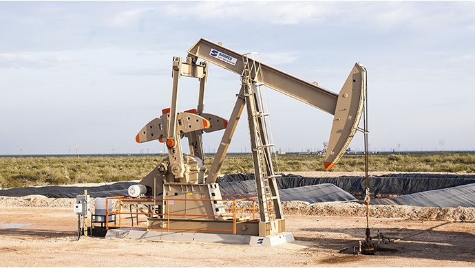 每一座城都有自己獨(dú)特的城市標(biāo)志，北京長(zhǎng)城、上海外灘、山西煤炭、攀枝花鋼鐵……而位于中國(guó)新疆準(zhǔn)葛爾盆地西部的克拉瑪依就是一個(gè)石油之城，富得流油就是對(duì)克拉瑪依真實(shí)的寫(xiě)照?？死斠赖某鞘忻Q(chēng)原本就是黑油的意思，一座以石油命名的城市。城區(qū)多戈壁，分轄克拉瑪依區(qū)、獨(dú)山子區(qū)、白堿灘區(qū)、烏爾禾區(qū)四個(gè)區(qū)域。